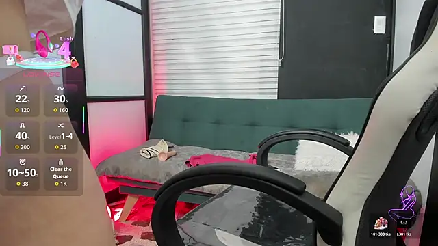 Snapshot of SamaraAnders_ chatting on 10/19/25, 04:57 SamaraAnders online show from 10/19/25, 04:57