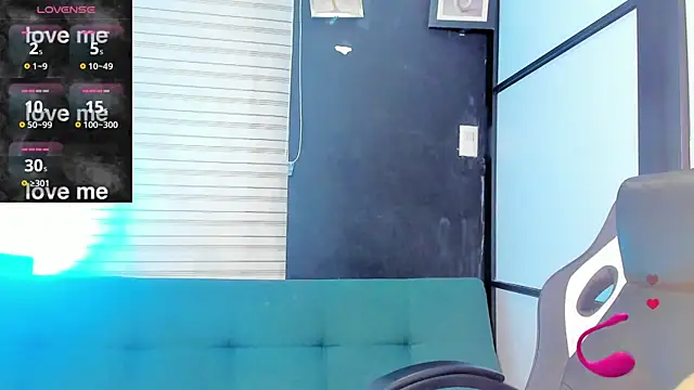 Snapshot of SamaraAnders_ chatting on 11/04/25, 04:55 SamaraAnders online show from 11/04/25, 04:55