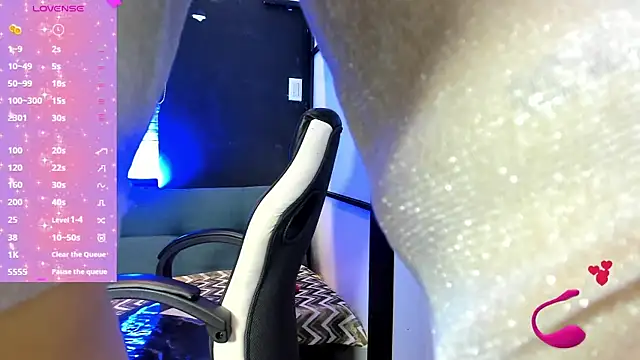 Snapshot of SamaraAnders_ chatting on 11/12/25, 04:46 SamaraAnders online show from 11/12/25, 04:46