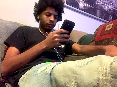 Snapshot of Insurance-03 chatting on 10/13/25, 08:14 Insurance-03 online show from 10/13/25, 08:14