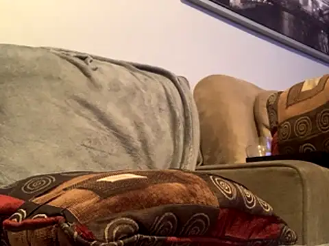 Snapshot of Insurance-03 chatting on 10/15/25, 06:35 Insurance-03 online show from 10/15/25, 06:35