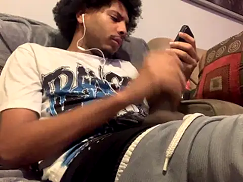 Snapshot of Insurance-03 chatting on 10/19/25, 07:42 Insurance-03 online show from 10/19/25, 07:42