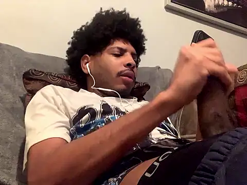 Snapshot of Insurance-03 chatting on 10/22/25, 09:53 Insurance-03 online show from 10/22/25, 09:53