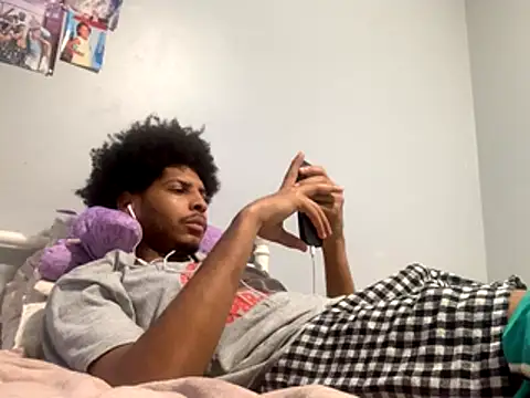 Snapshot of Insurance-03 chatting on 10/24/25, 01:29 Insurance-03 online show from 10/24/25, 01:29