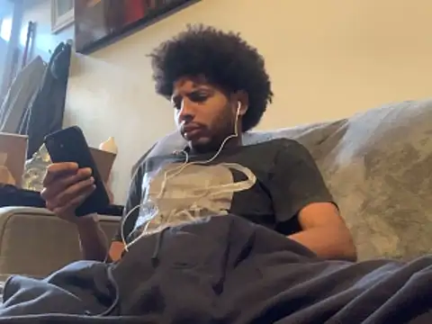 Snapshot of Insurance-03 chatting on 11/14/25, 06:50 Insurance-03 online show from 11/14/25, 06:50