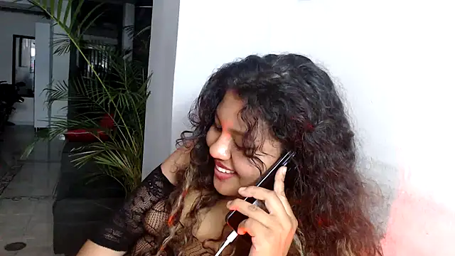 CloeStron online show from 10/11/25, 12:32