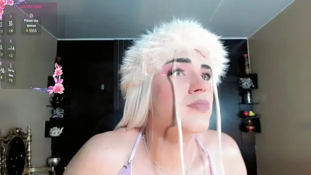 Kimberly Vazquez online show from 10/18/25, 02:47