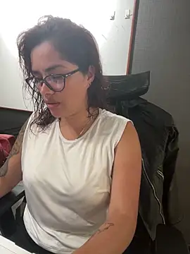 Snapshot of Camila_Garcia_ chatting on 09/27/25, 02:00 Camila Garcia online show from 09/27/25, 02:00