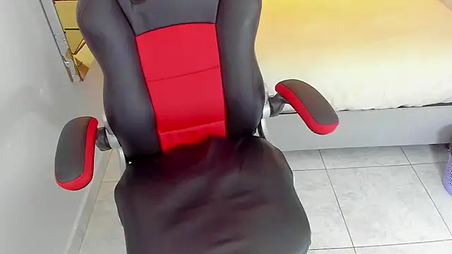 Snapshot of ALISSON_BARKER chatting on 10/22/25, 07:13 ALISSON BARKER online show from 10/22/25, 07:13