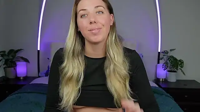 louiseberkeley online show from 10/06/25, 04:43