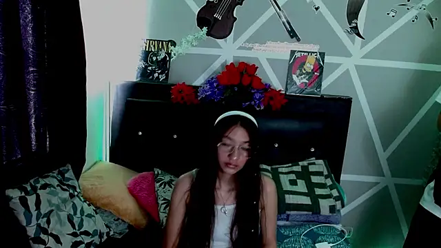 COZY7COUPLE online show from 09/24/25, 12:19