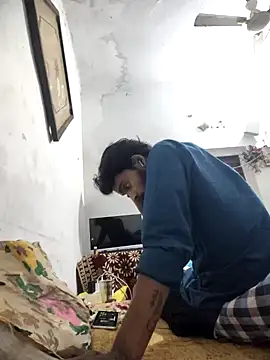 Snapshot of yashuuuu021 chatting on 10/29/25, 04:53 yashuuuu021 online show from 10/29/25, 04:53