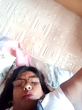 mileesha online show from 12/25/24, 11:33