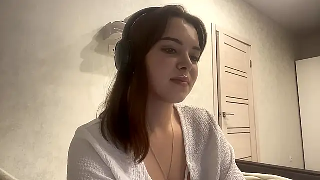 Snapshot of PUP_PUP_Sea chatting on 09/15/25, 04:29 PUP PUP Sea online show from 09/15/25, 04:29