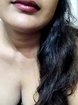 Snapshot of Cute_pinkii chatting on 10/28/25, 08:00 Cute pinkii online show from 10/28/25, 08:00