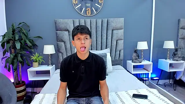 stephane rouss online show from 10/24/25, 07:43