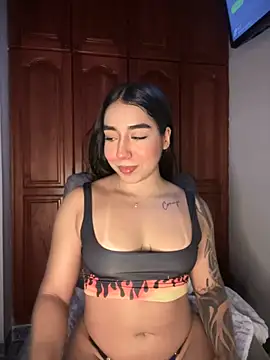 KaditaNavarro online show from 10/29/25, 09:49