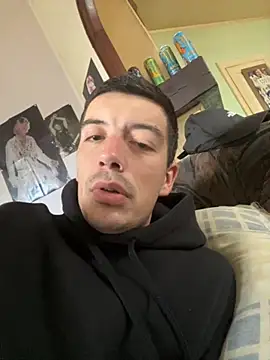 Snapshot of gb7572 chatting on 09/21/25, 12:29 gb7572 online show from 09/21/25, 12:29