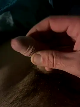 Snapshot of gb7572 chatting on 11/19/25, 01:16 gb7572 online show from 11/19/25, 01:16