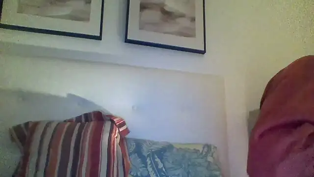 Emily de Carla online show from 10/31/25, 10:55