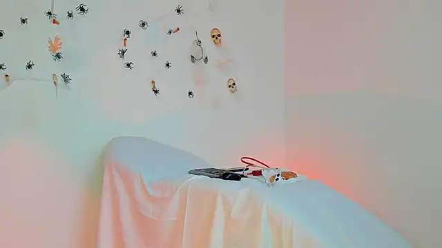 victoriia rose online show from 10/31/25, 09:38