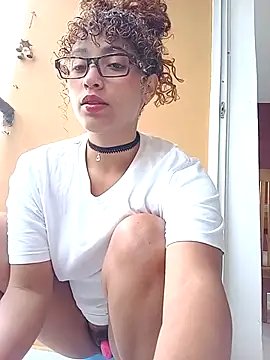 Vikyvoyeur online show from 11/21/25, 07:12