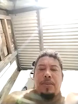 Snapshot of dsvrsa chatting on 10/27/25, 11:31 dsvrsa online show from 10/27/25, 11:31