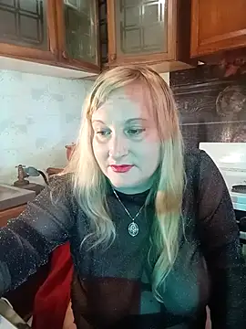 Snapshot of XHelenaX90 chatting on 10/18/25, 01:45 XHelenaX90 online show from 10/18/25, 01:45