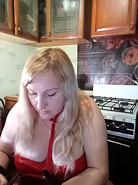 Snapshot of XHelenaX90 chatting on 11/08/25, 08:07 XHelenaX90 online show from 11/08/25, 08:07