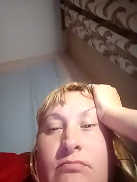 Snapshot of XHelenaX90 chatting on 11/10/25, 06:40 XHelenaX90 online show from 11/10/25, 06:40