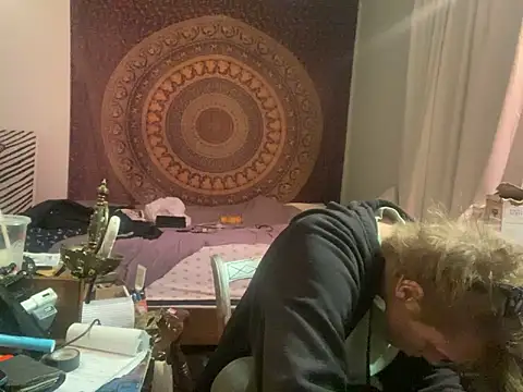 XanderOzzz online show from 11/17/25, 08:20