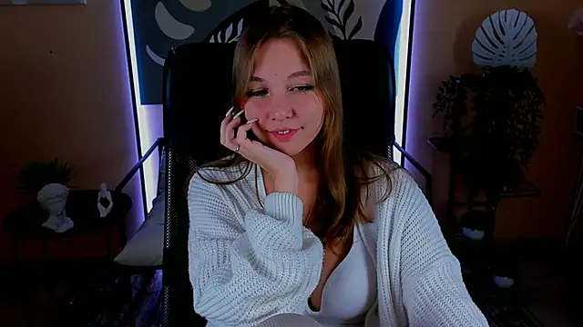 VivianGutierrez online show from 10/05/25, 11:08