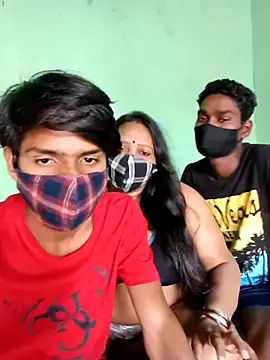 LoveOnStream online show from 10/22/25, 08:47