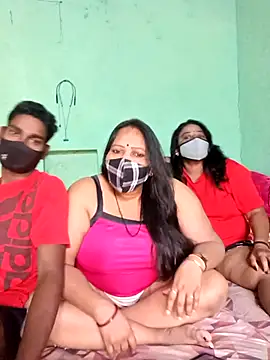 LoveOnStream online show from 10/31/25, 10:49