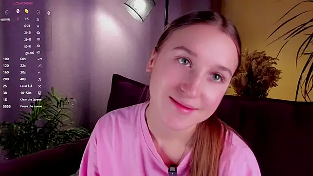 Snapshot of NanaMertins chatting on 10/23/25, 01:05 NanaMertins online show from 10/23/25, 01:05