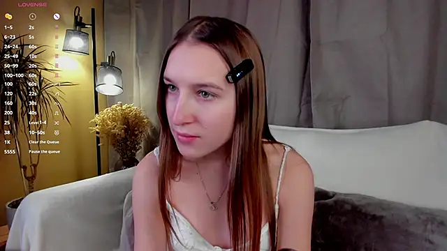 Snapshot of NanaMertins chatting on 11/14/25, 01:04 NanaMertins online show from 11/14/25, 01:04