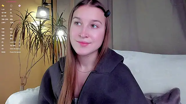 Snapshot of NanaMertins chatting on 11/22/25, 01:04 NanaMertins online show from 11/22/25, 01:04