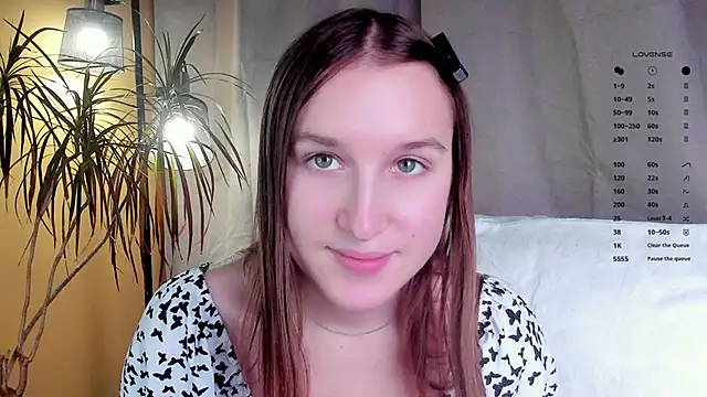 Snapshot of NanaMertins chatting on 11/23/25, 01:38 NanaMertins online show from 11/23/25, 01:38