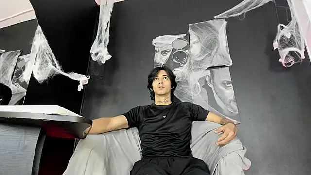 jett savage online show from 10/17/25, 02:30