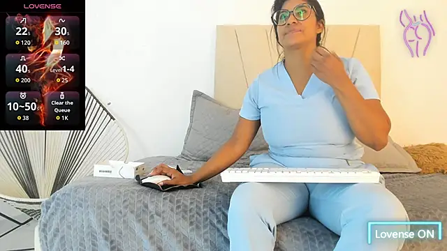  Miaa khalifa  online show from 11/05/25, 12:16