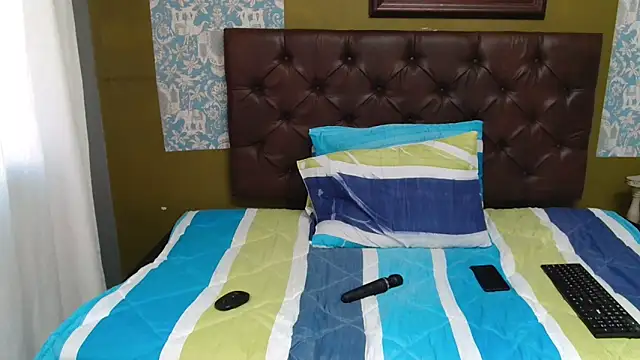 ExoticCandyx online show from 10/17/25, 08:39