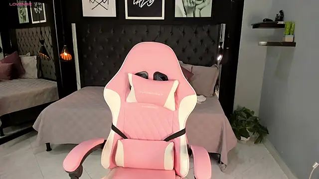 kitty collins  online show from 09/16/25, 11:11