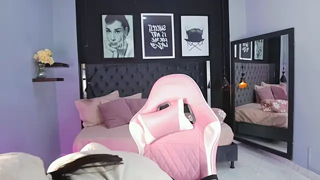 kitty collins  online show from 11/12/25, 12:05