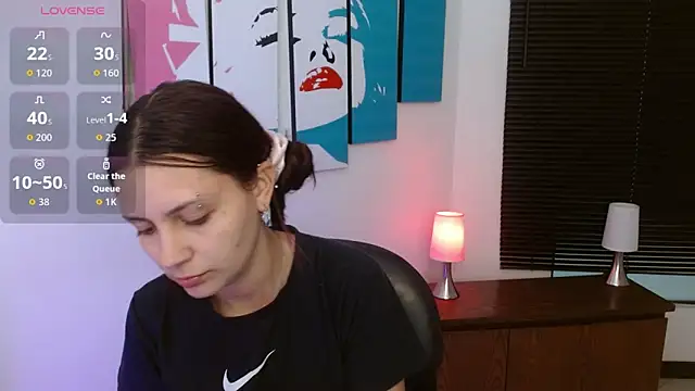 AlanaGarcia19 online show from 10/21/25, 11:33