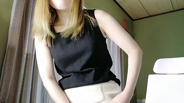 Snapshot of miyu0002 chatting on 09/29/25, 03:44 miyu0002 online show from 09/29/25, 03:44