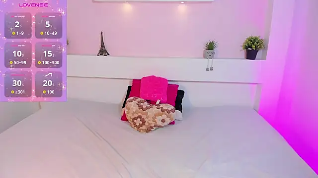 Hannacooper3 online show from 10/25/25, 07:52