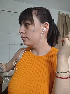 AlanaDesire online show from 11/16/25, 02:22