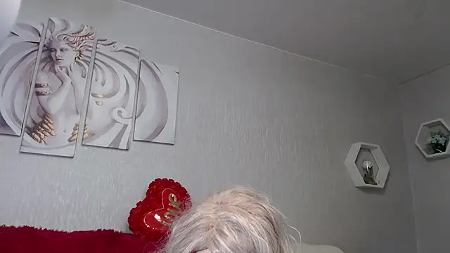 Snapshot of DorisBest chatting on 10/25/25, 05:04 DorisBest online show from 10/25/25, 05:04