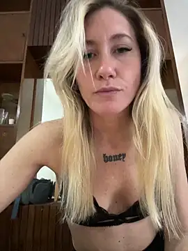 Snapshot of caritadeangellll chatting on 09/13/25, 06:40 caritadeangellll online show from 09/13/25, 06:40