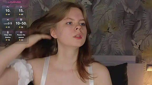 JulietteRain online show from 10/23/25, 04:06